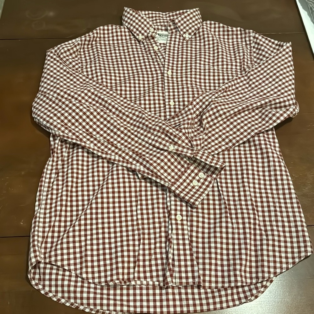 Men’s size large classic fit Mountain Khakis button down shirt